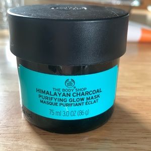 The Body Shop New Himalayan Charcoal Purifying Glow Mask